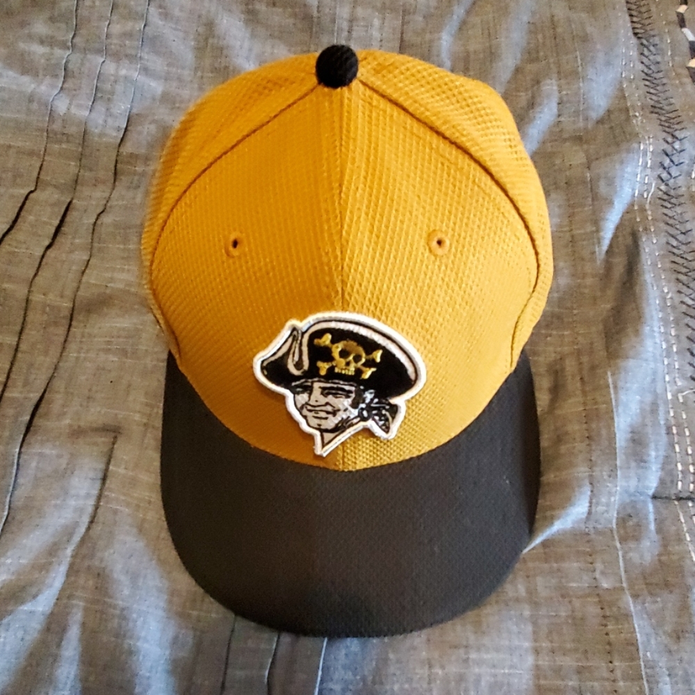Throwback Pittsburg pirates baseball hat